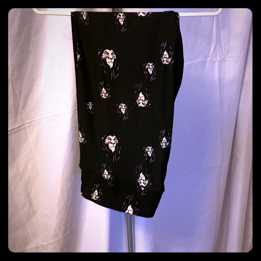 LuLaRoe Disney Scar TC2 Leggings